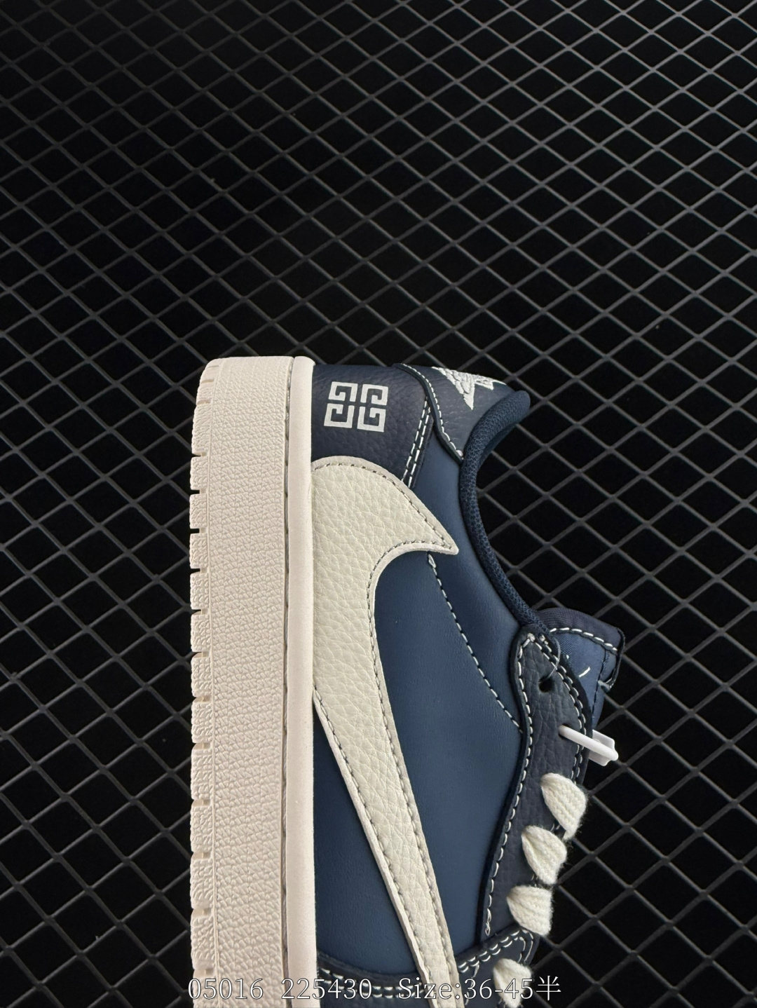 Travis Scott x Air Jordan 1 ” Reverse Mocha “